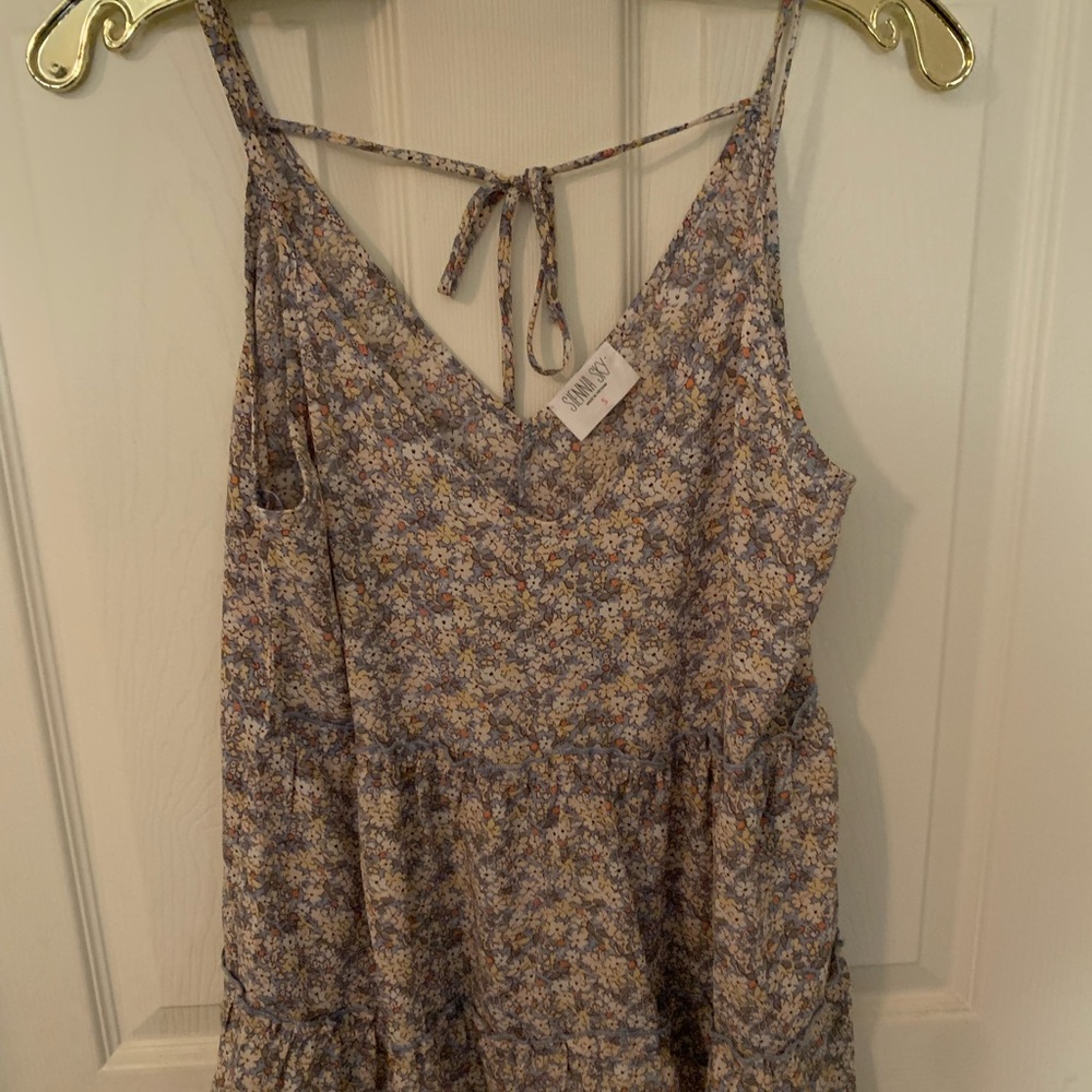 Sienna Sky adorable top. New with Tags Size Medium
